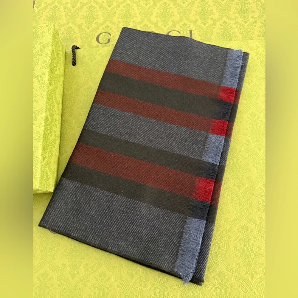 New GUCCI WOOL SCARF/SHAWL💙❤️ - Picture 2 of 10